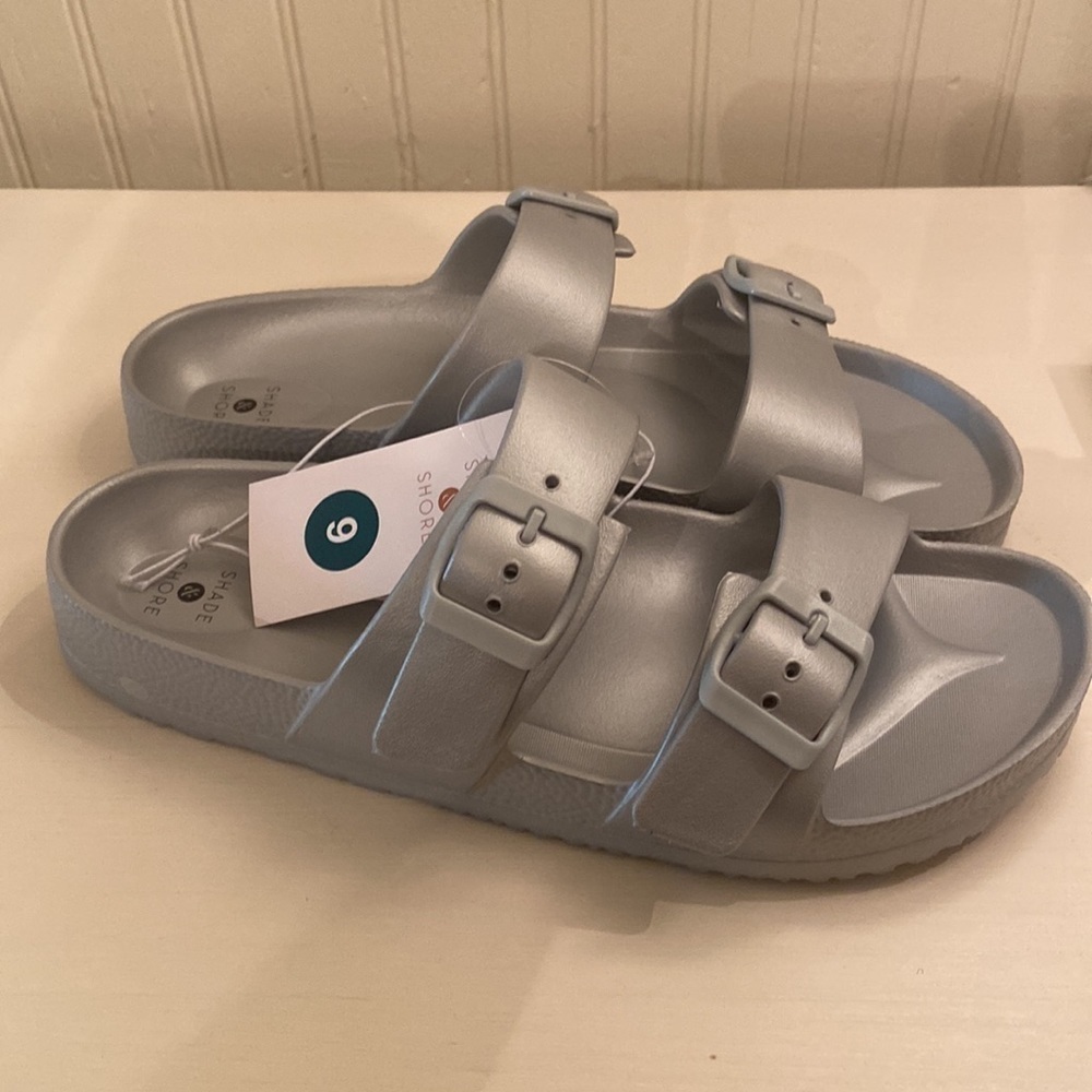 Shade & shore silver rubber slides new size 9
